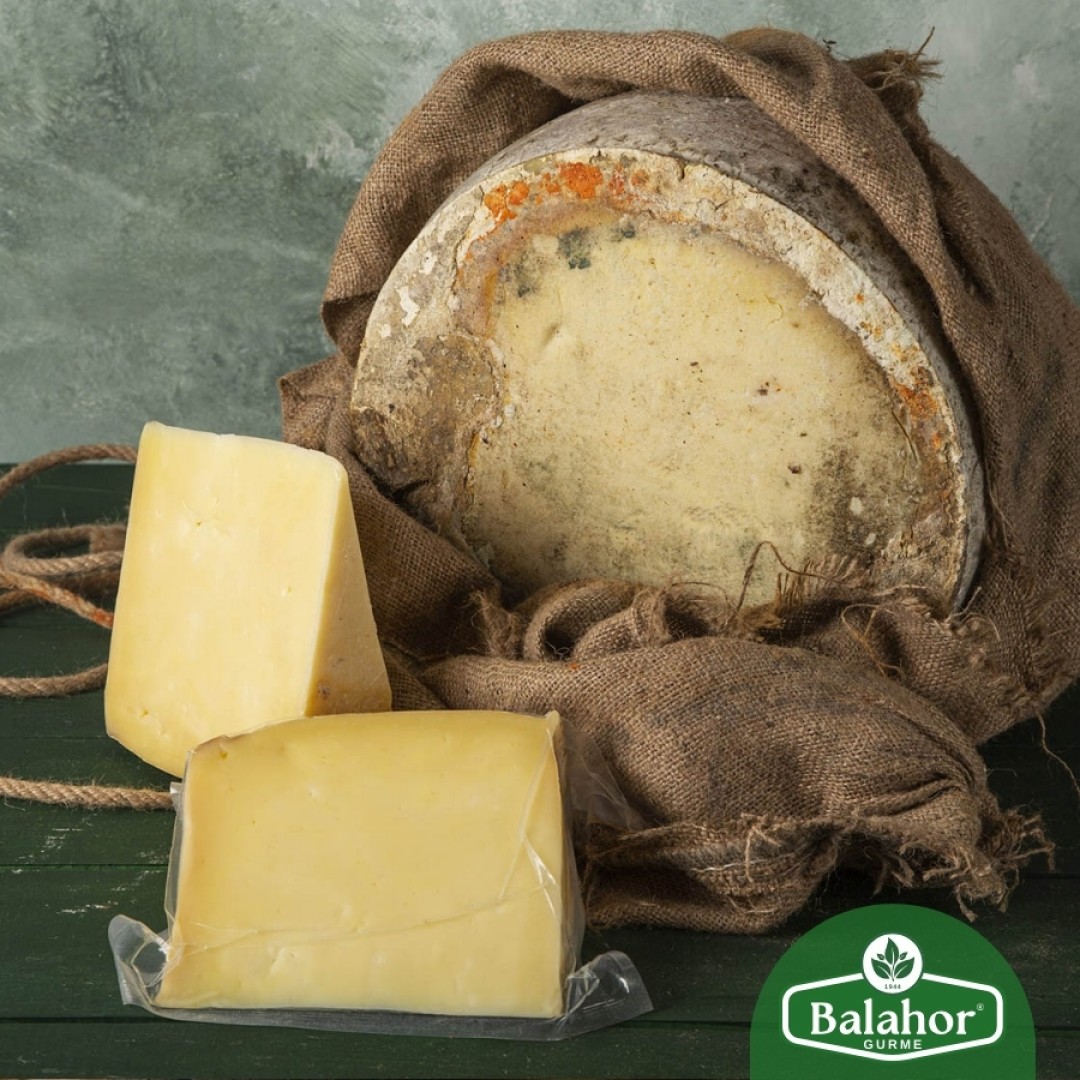 Eski Kars Kaşar Peyniri 1000g